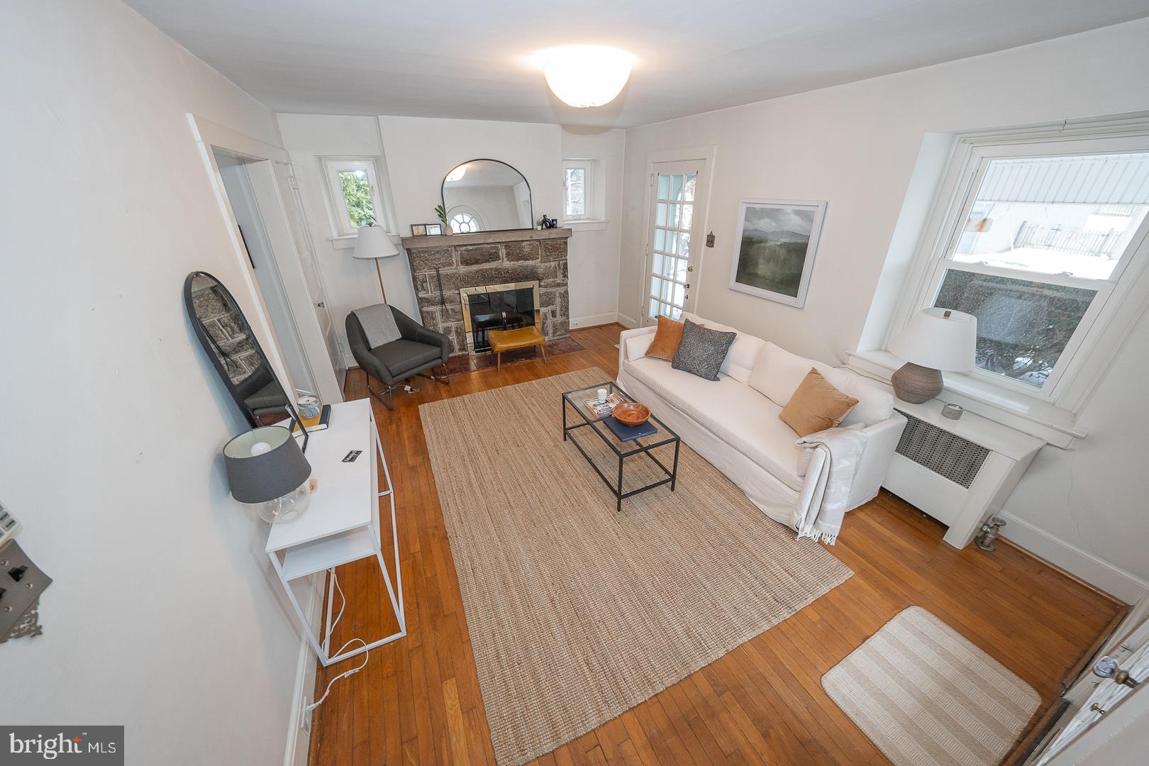 15 Woodbine Ave