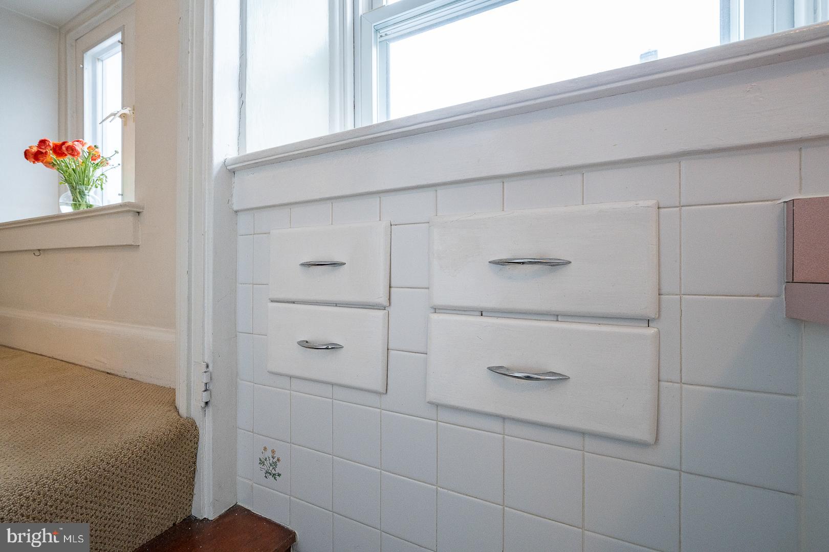 15 Woodbine Ave