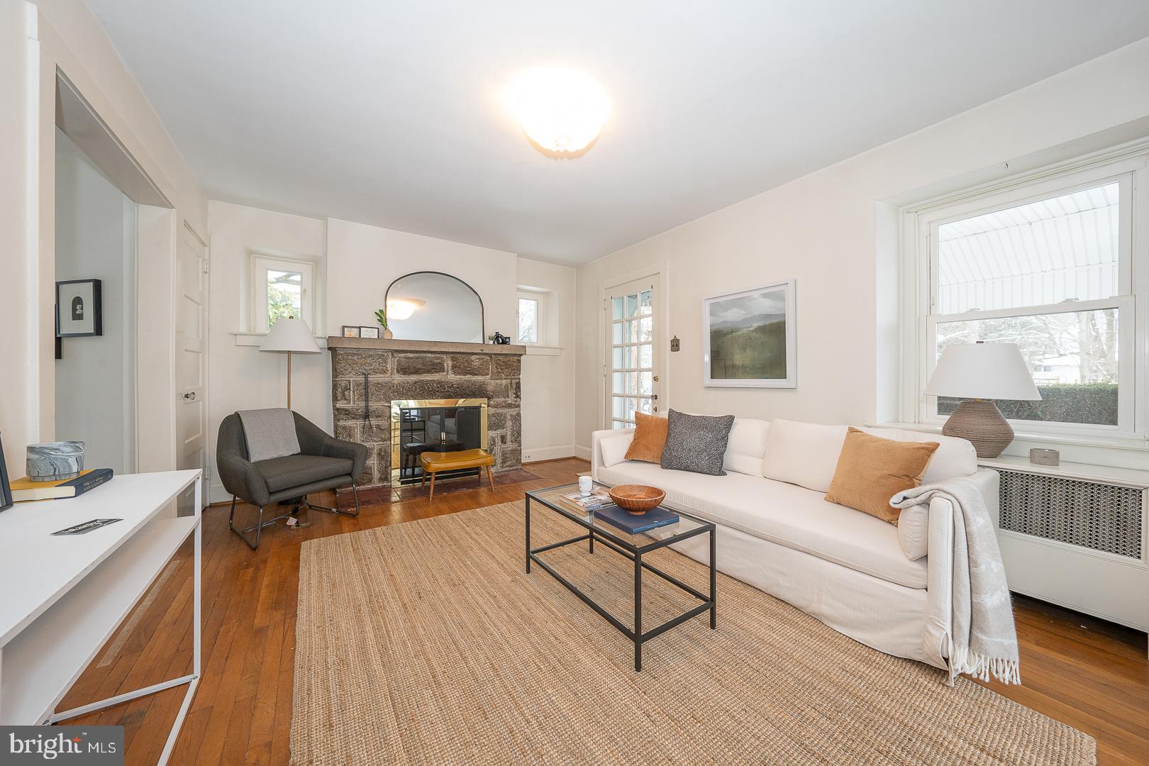 15 Woodbine Ave