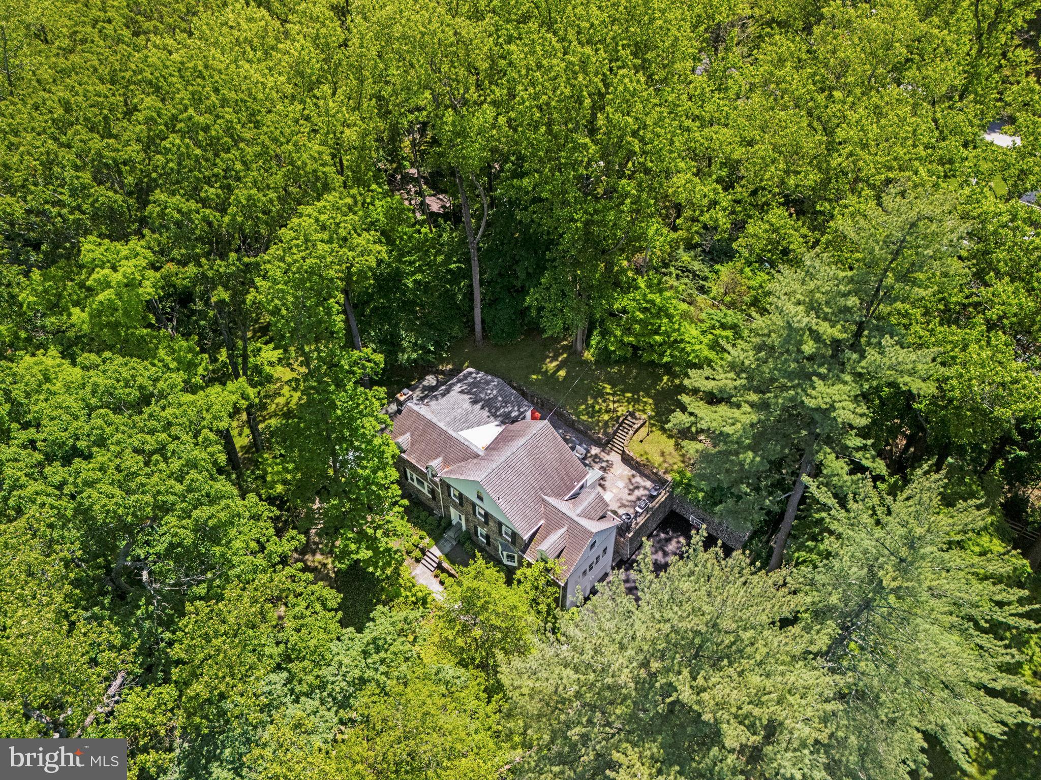 1031 Bryn Mawr Ave