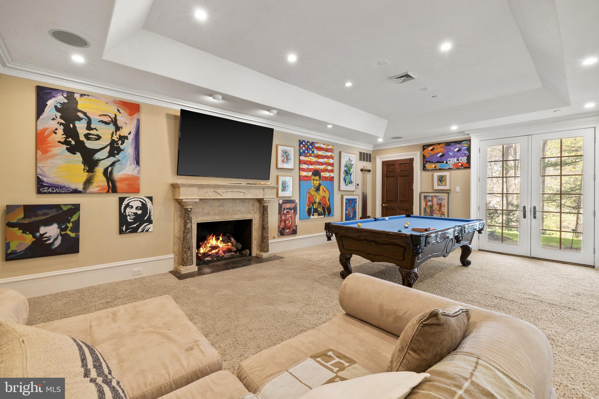 1045 Waverly Rd
