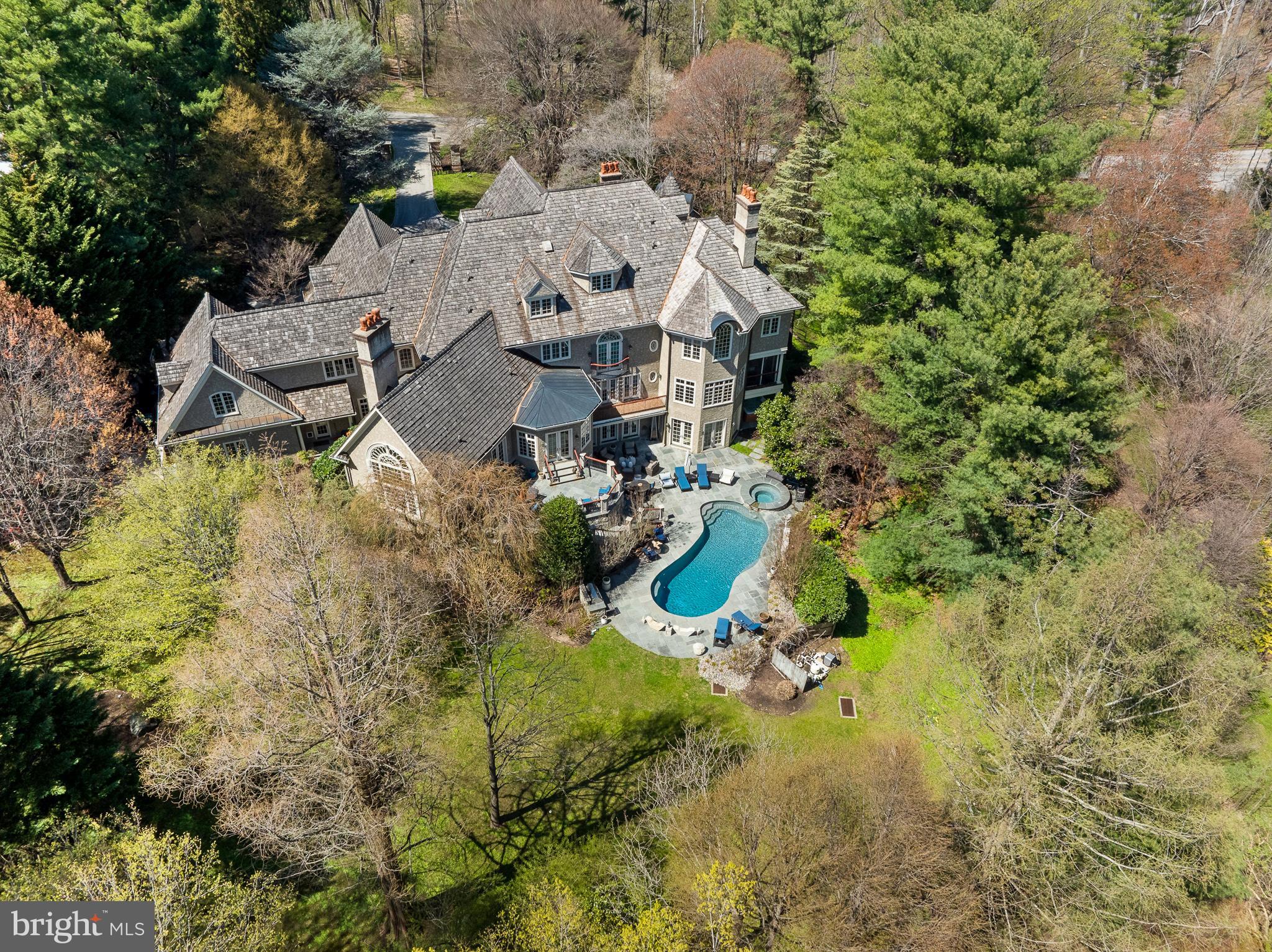 1045 Waverly Rd
