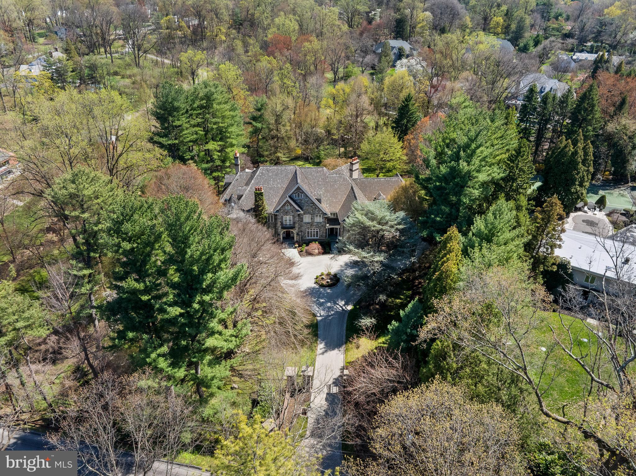 1045 Waverly Rd