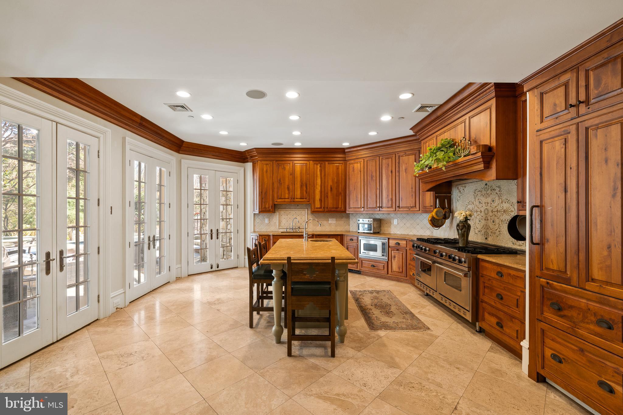 1045 Waverly Rd