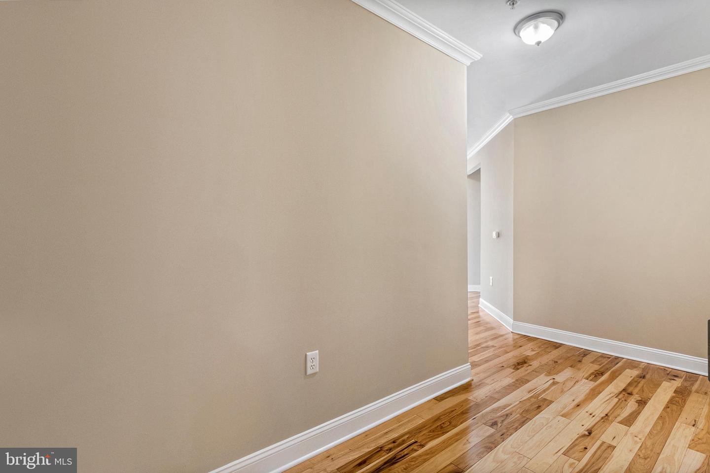 200 W ELM ST #1221