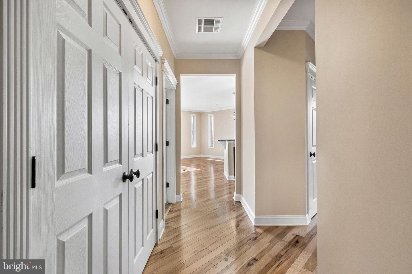 200 W ELM ST #1221