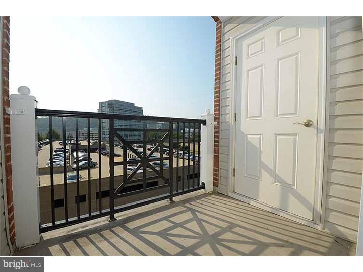 200 W ELM ST #1221