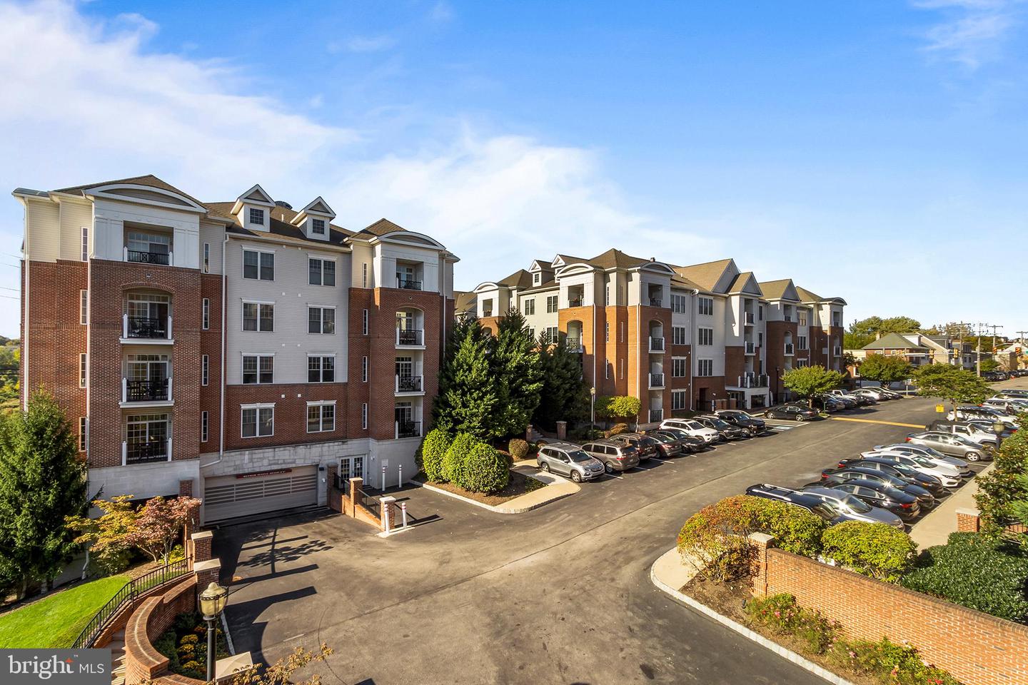 200 W ELM ST #1221