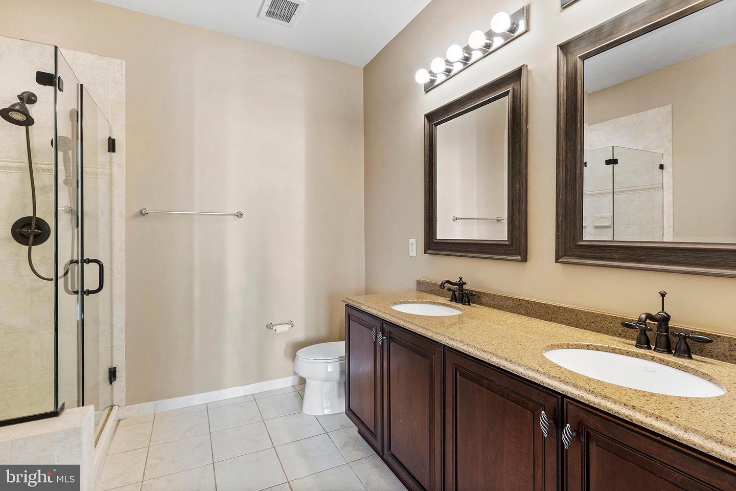 200 W ELM ST #1221