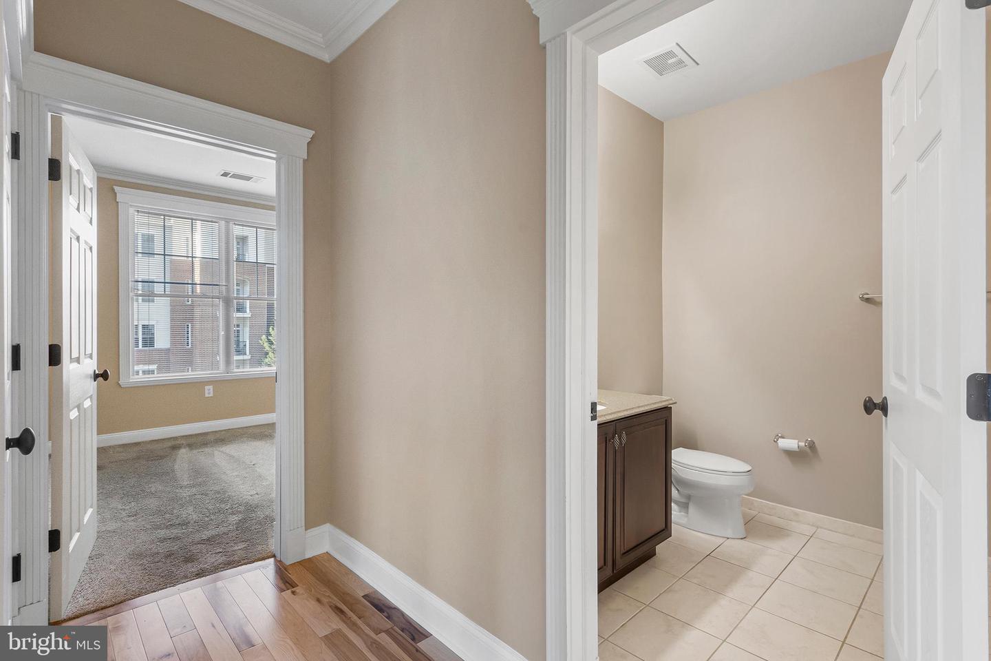 200 W ELM ST #1221