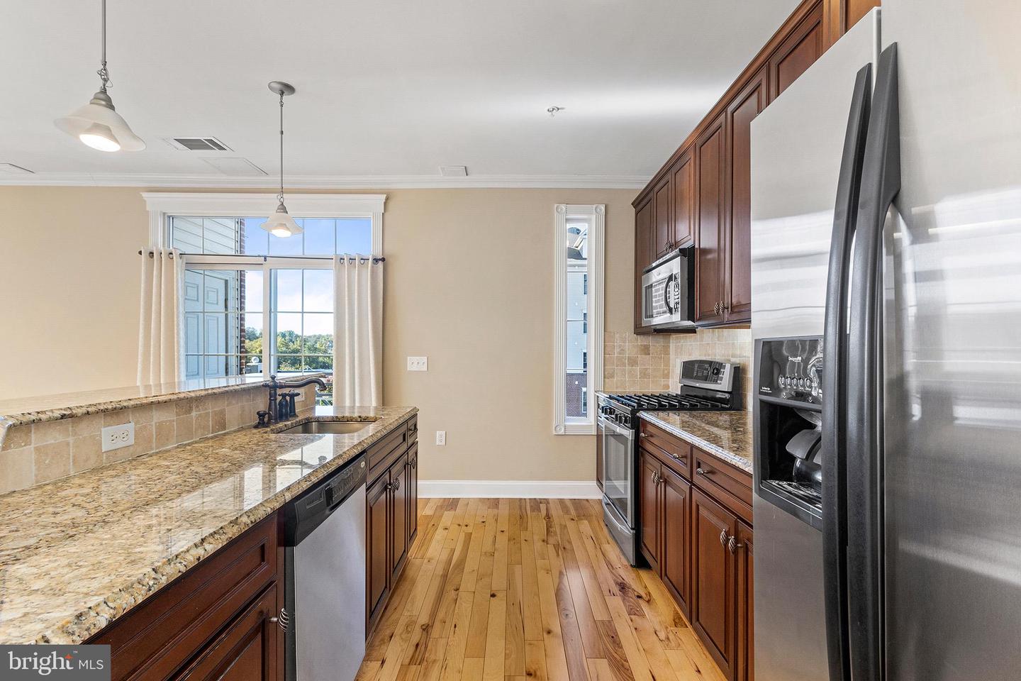 200 W ELM ST #1221
