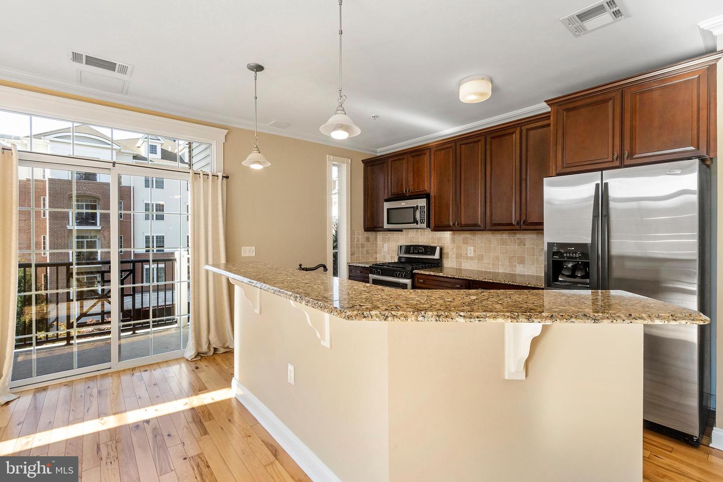 200 W ELM ST #1221