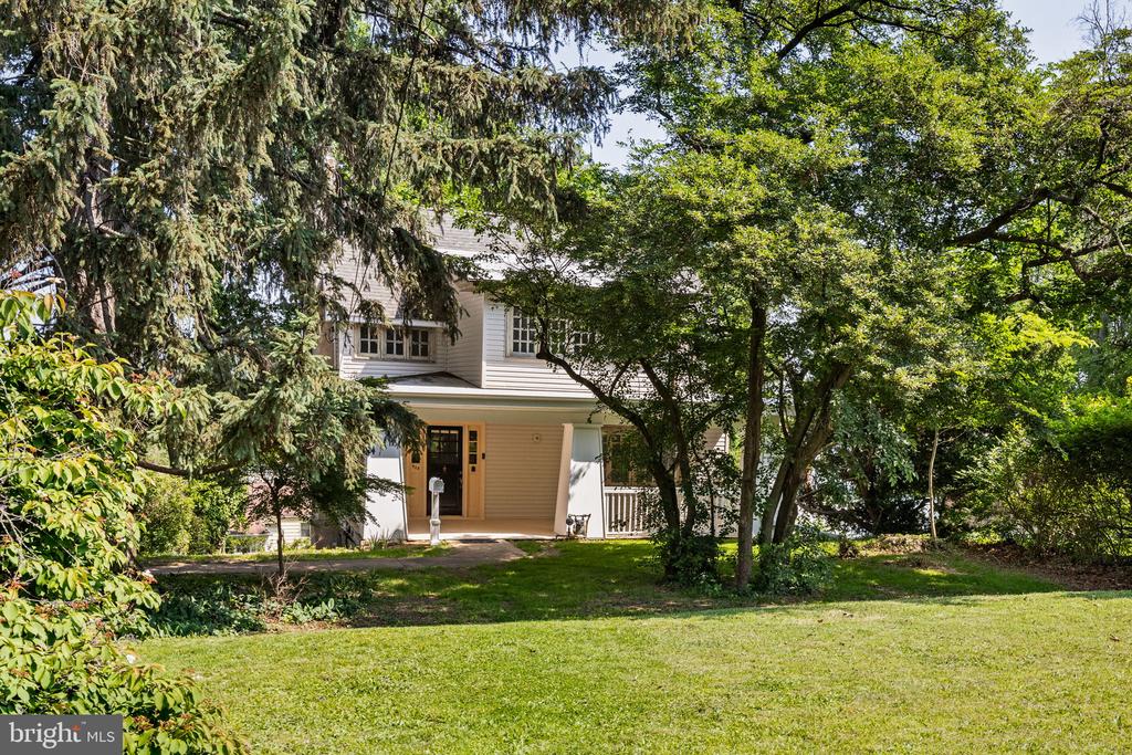 908 Edge Hill Rd