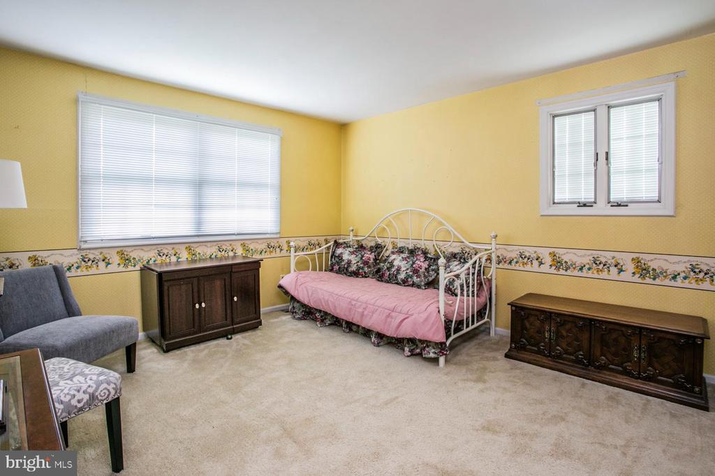 3001 Eisenhower Rd