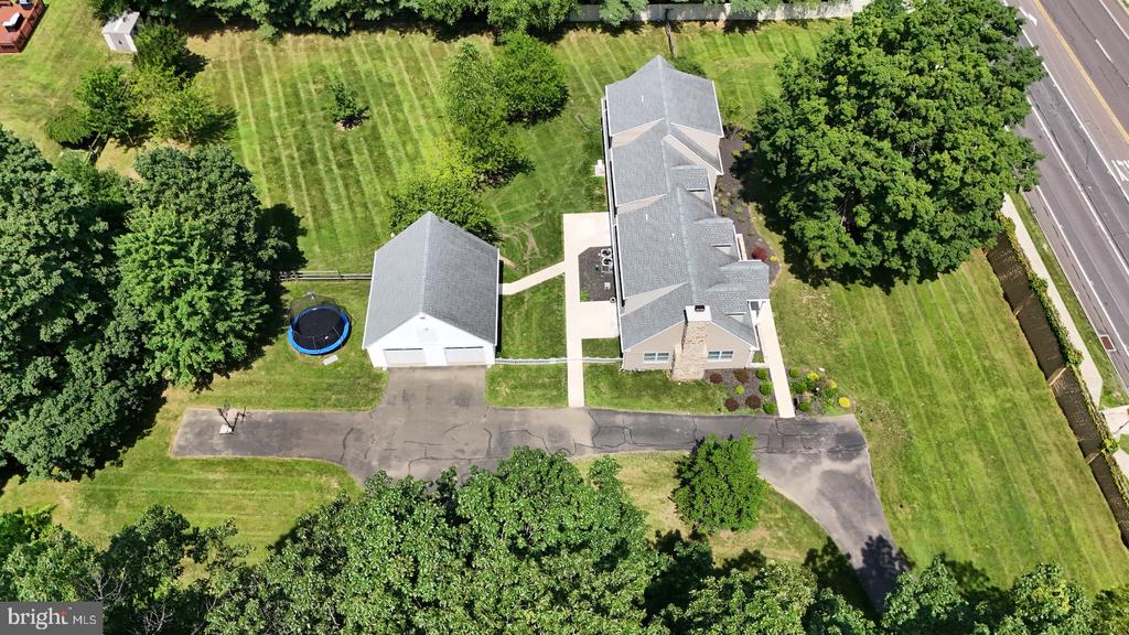 400 County Line Rd