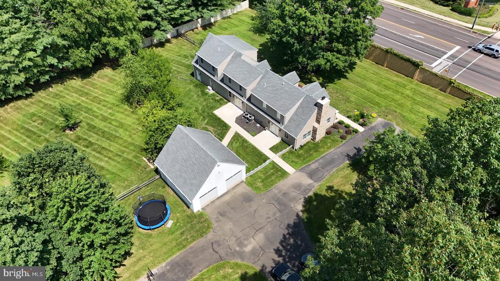 400 County Line Rd