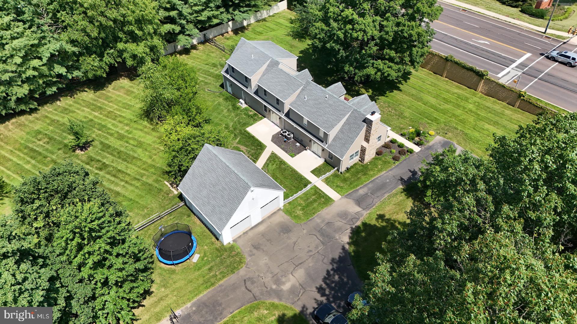 400 County Line Rd