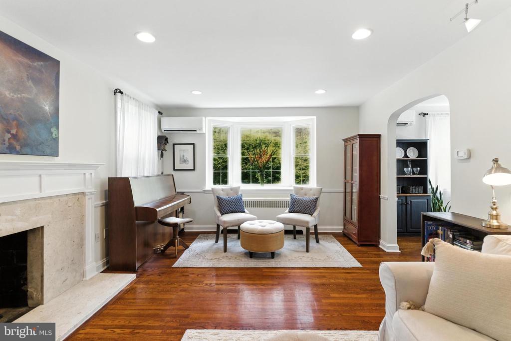 520 TWIN OAKS DRIVE