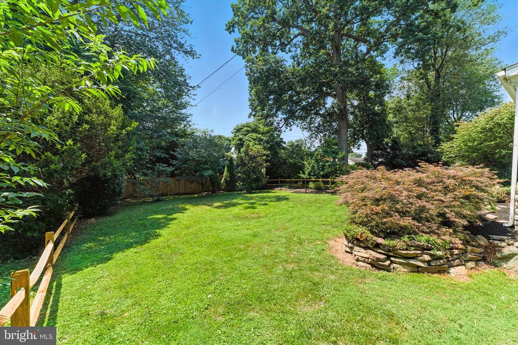 520 TWIN OAKS DRIVE