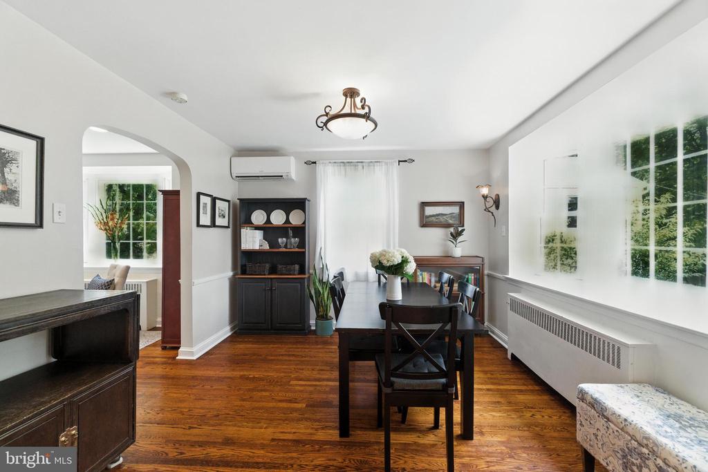 520 TWIN OAKS DRIVE