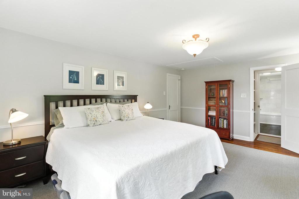 520 TWIN OAKS DRIVE
