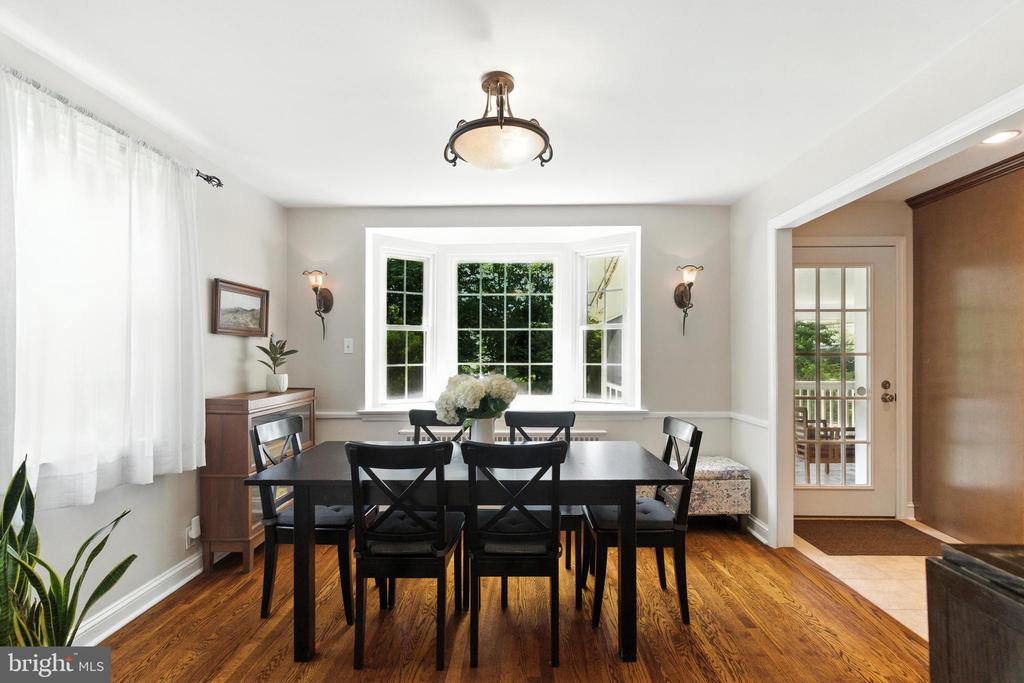 520 TWIN OAKS DRIVE