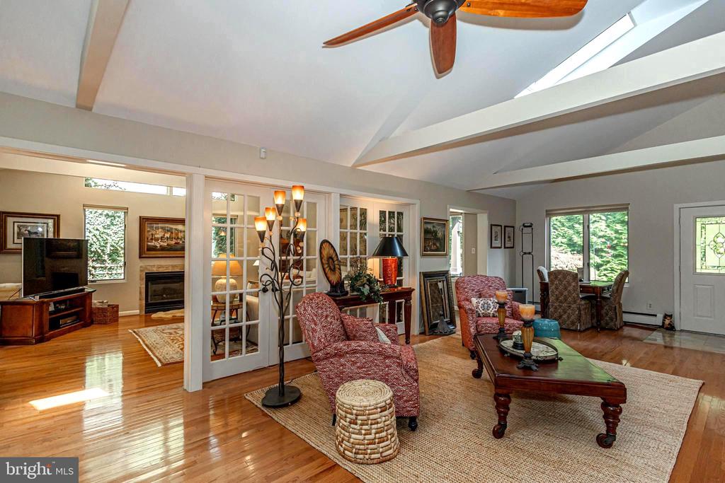 160 CAMP HILL ROAD
