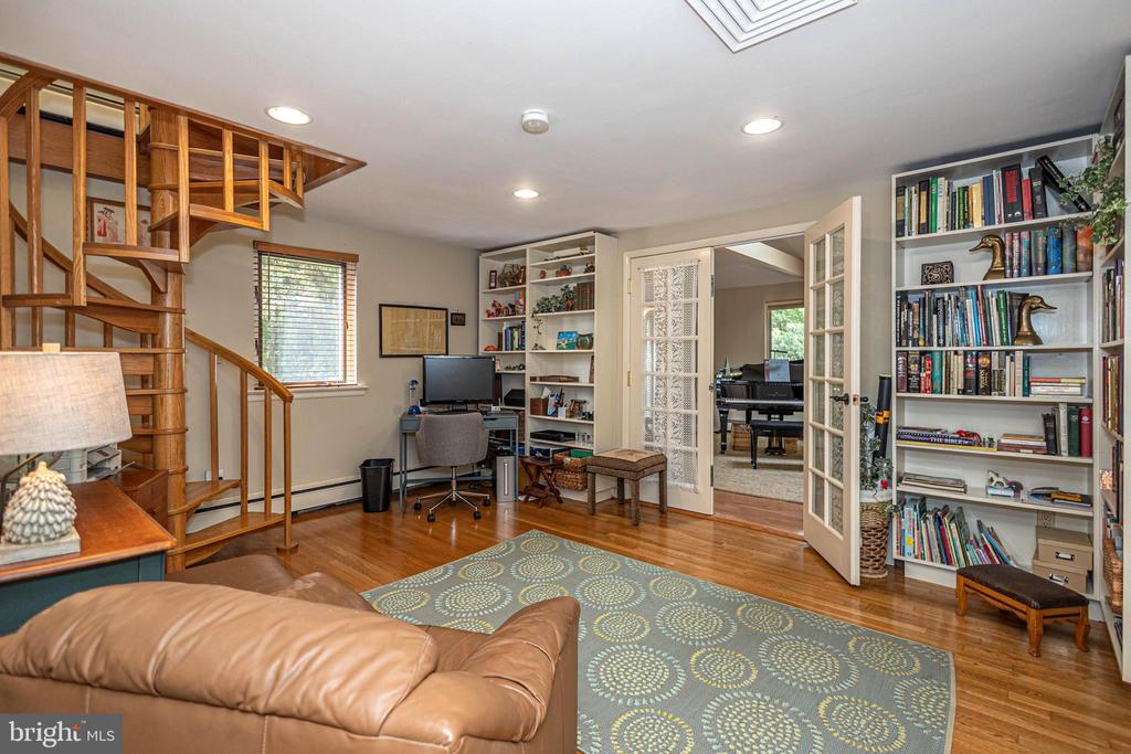 160 CAMP HILL ROAD