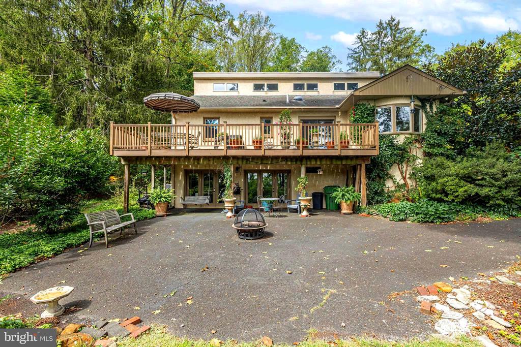 160 CAMP HILL ROAD