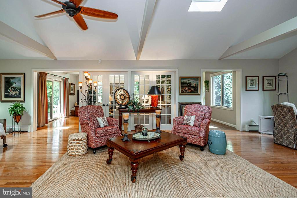 160 CAMP HILL ROAD