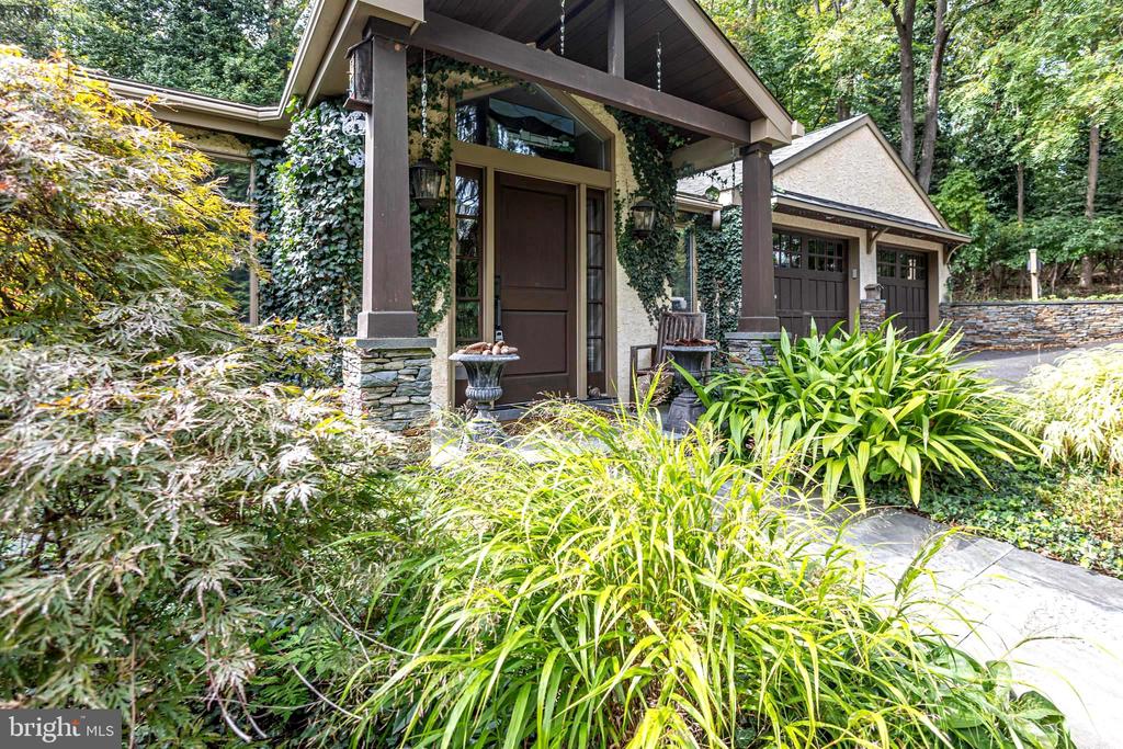 160 CAMP HILL ROAD