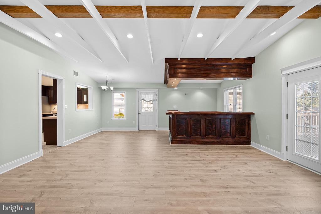 1203 WEDGEWOOD ROAD