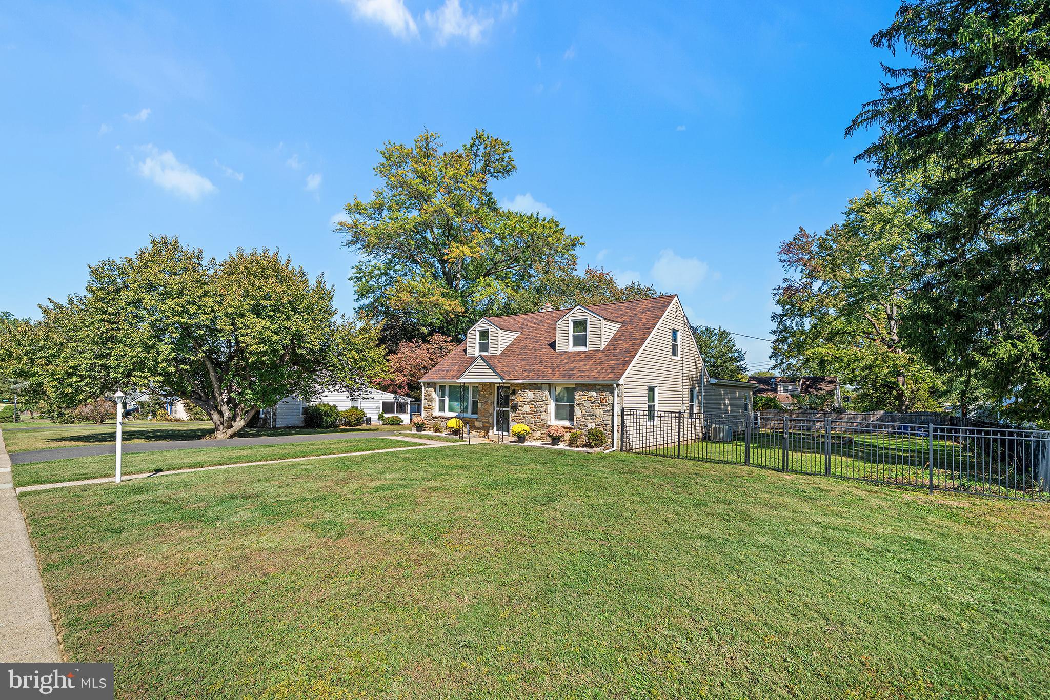 1203 WEDGEWOOD ROAD