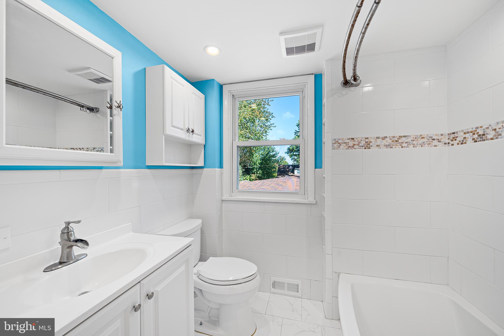1203 WEDGEWOOD ROAD