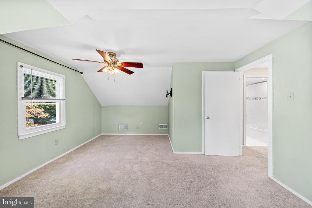 1203 WEDGEWOOD ROAD