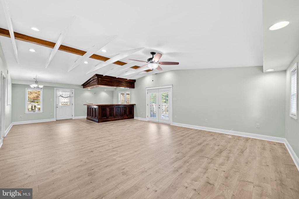 1203 WEDGEWOOD ROAD