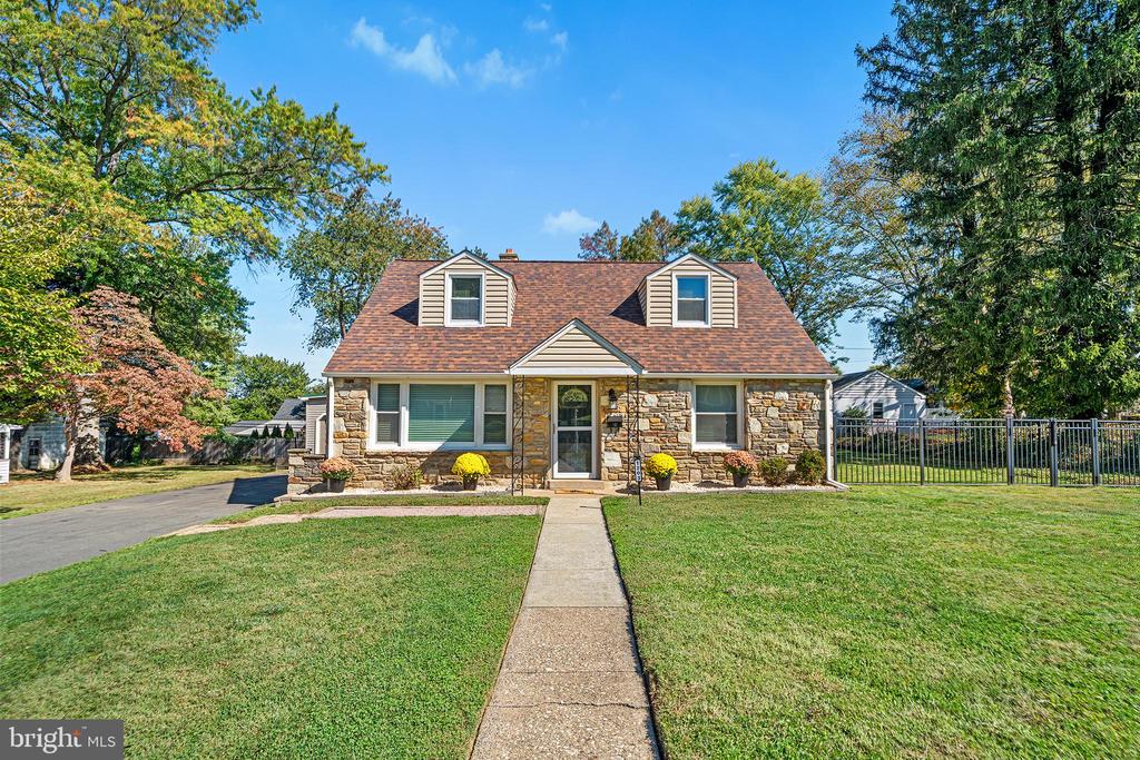 1203 WEDGEWOOD ROAD