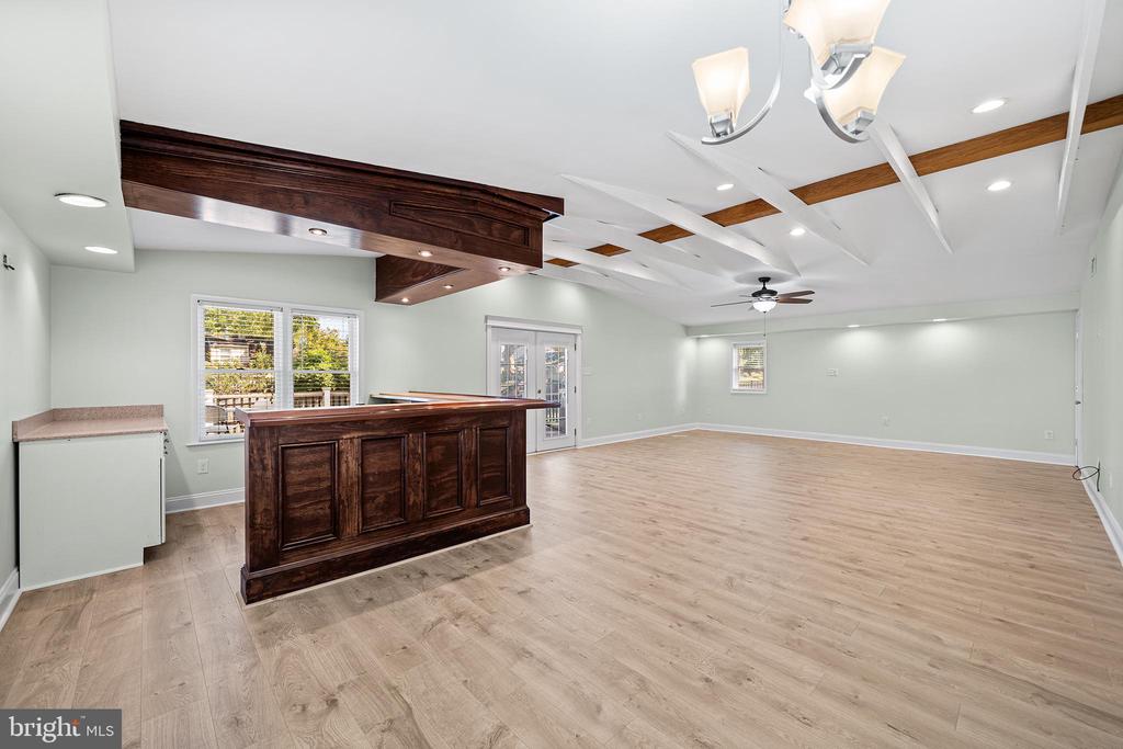 1203 WEDGEWOOD ROAD