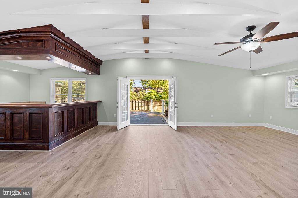 1203 WEDGEWOOD ROAD