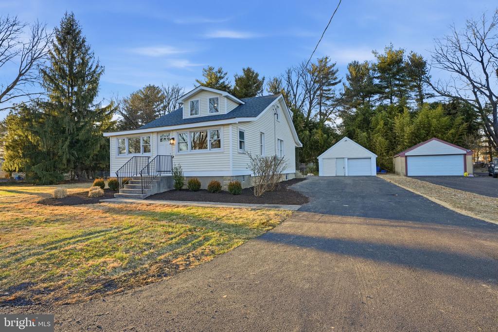 414 HALLOWELL AVENUE