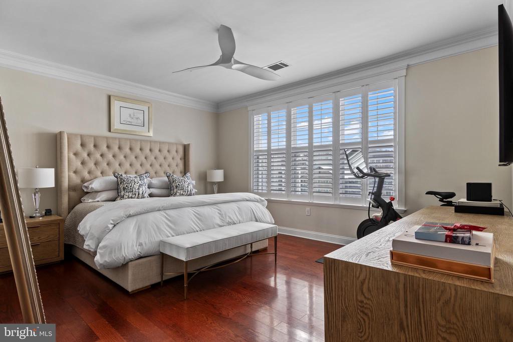 200 W ELM STREET 1321