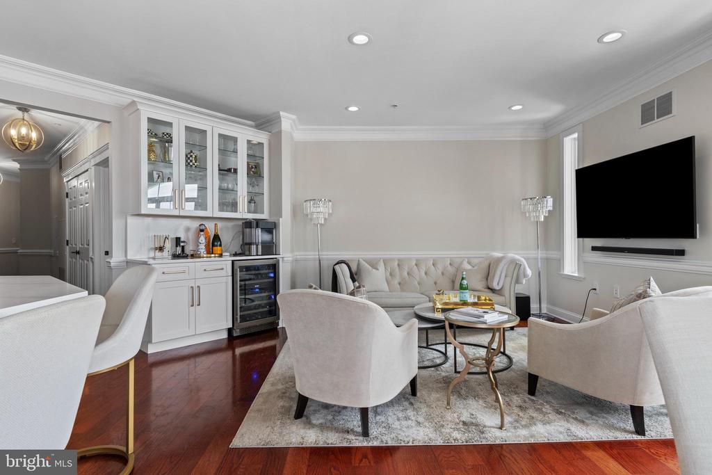 200 W ELM STREET 1321