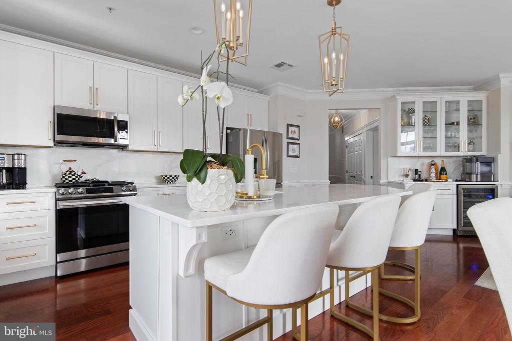 200 W ELM STREET 1321