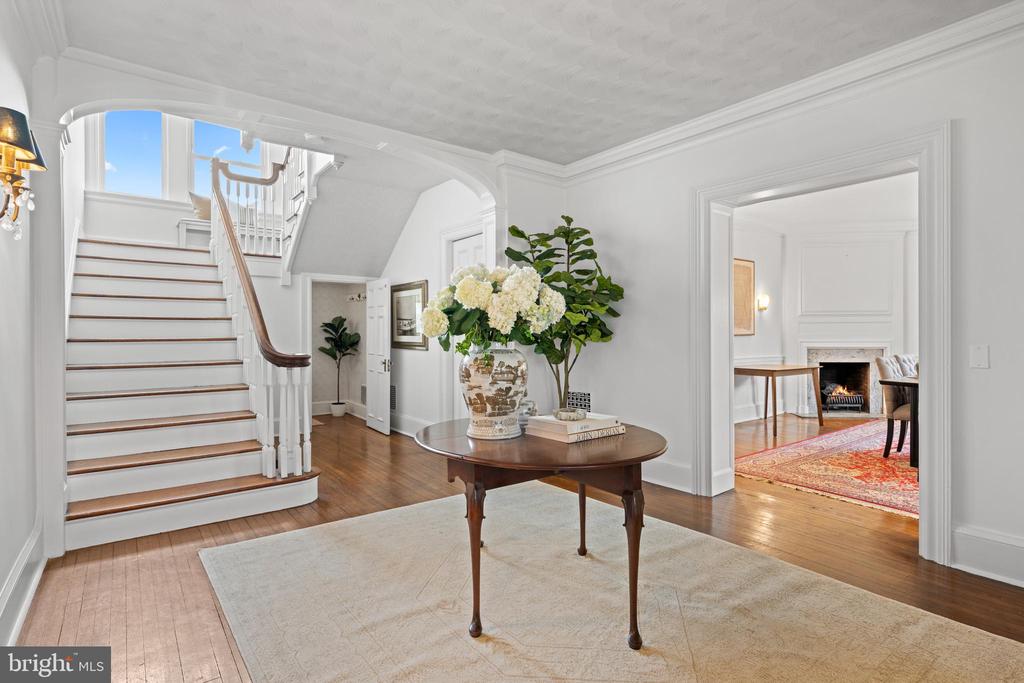 111 E MONTGOMERY AVENUE