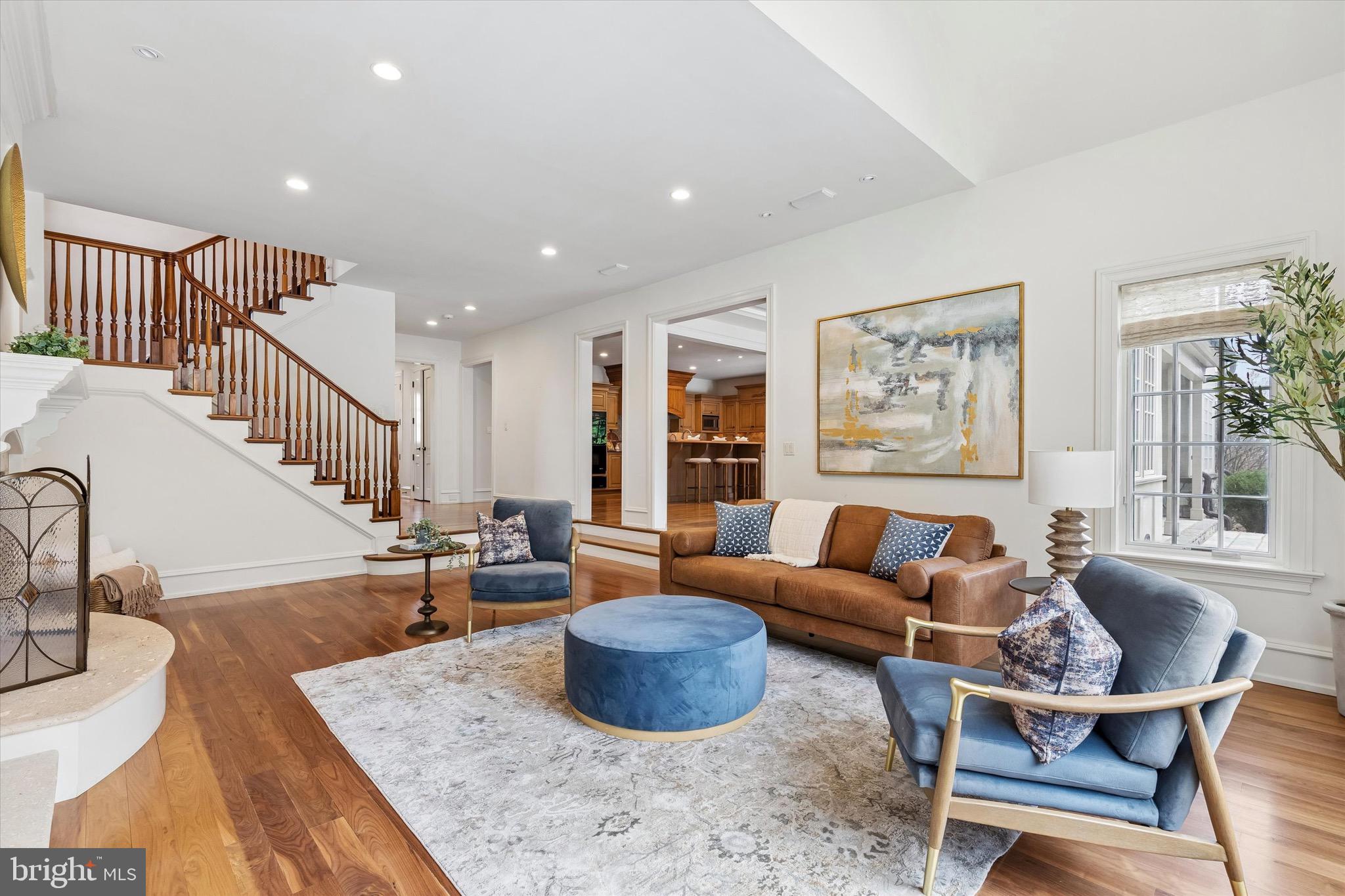 909 N PENN OAK