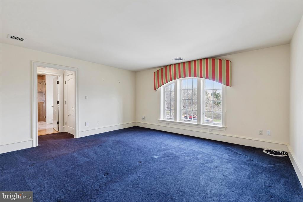 909 N PENN OAK