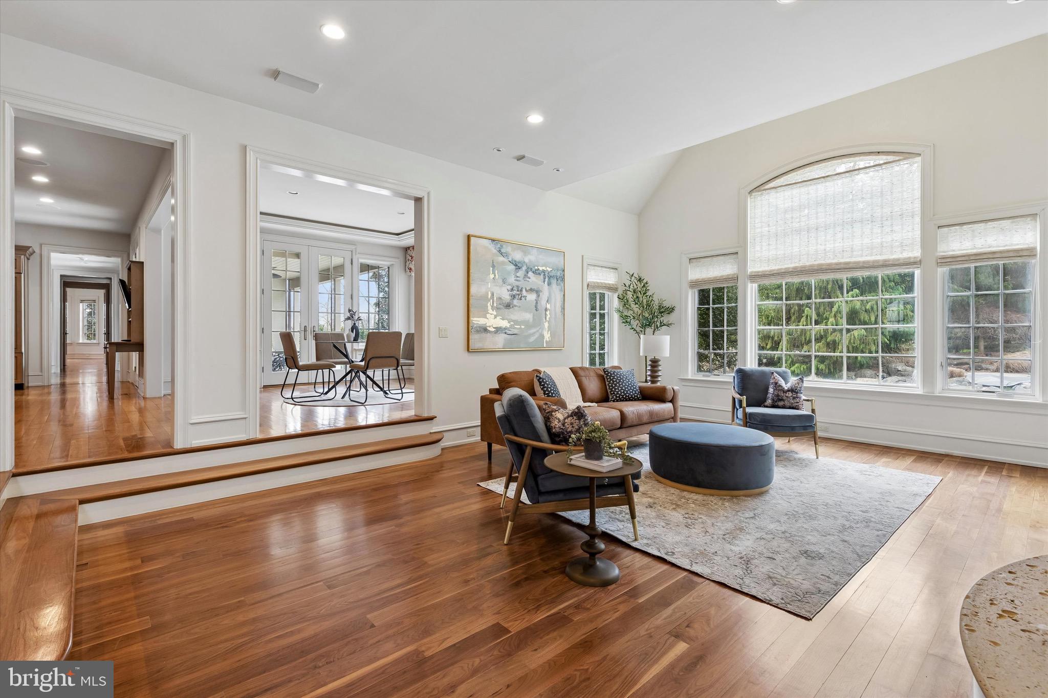 909 N PENN OAK