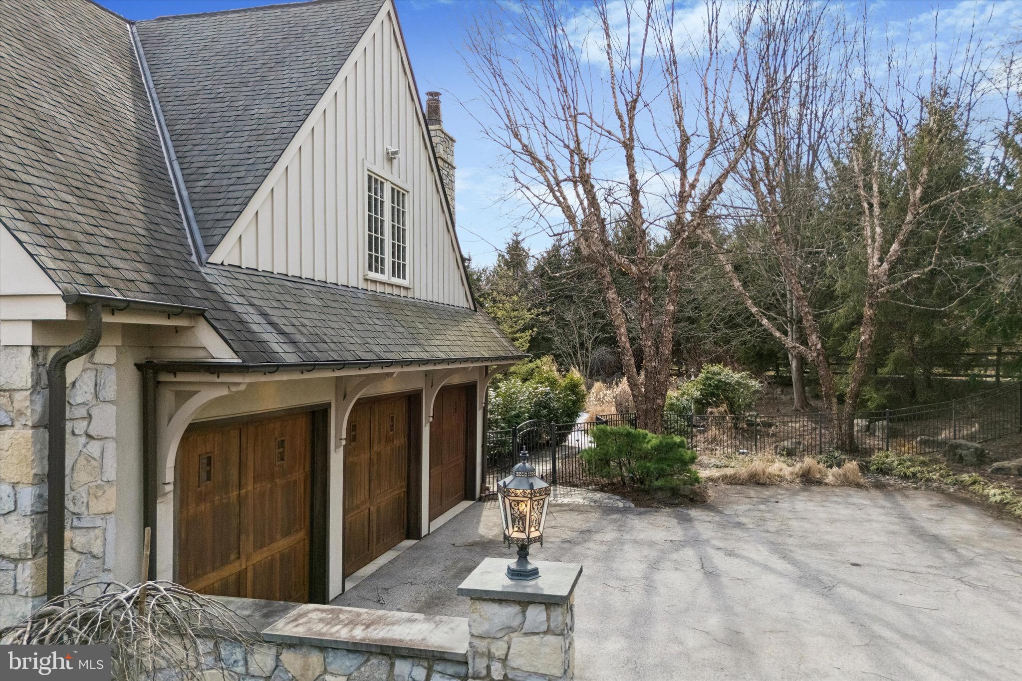 909 N PENN OAK