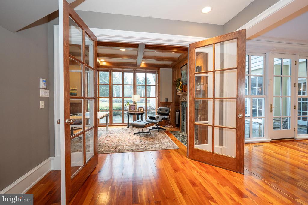 1122 BRYNLAWN ROAD