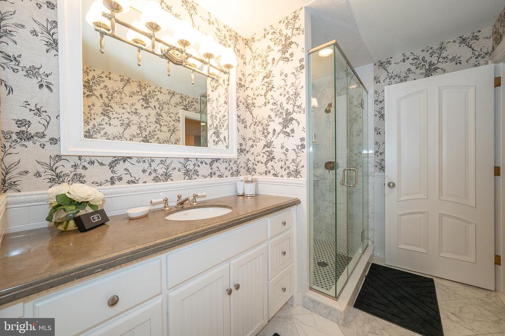 1122 BRYNLAWN ROAD